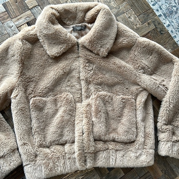 Tan Faux Fur Cropped Jacket - Picture 1 of 9